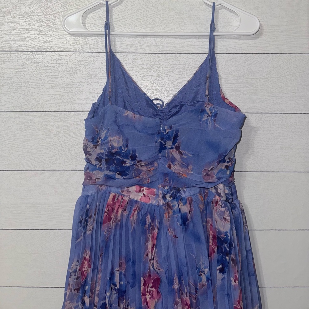 NEW ASTR Daytona Floral Pleated Halter Maxi Dress Periwinkle Size Large - Picture 9 of 11